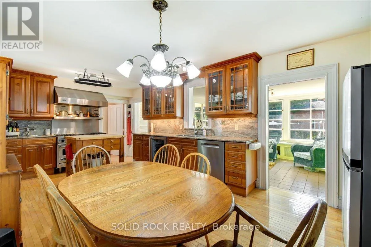 87 BOOTH STREET N