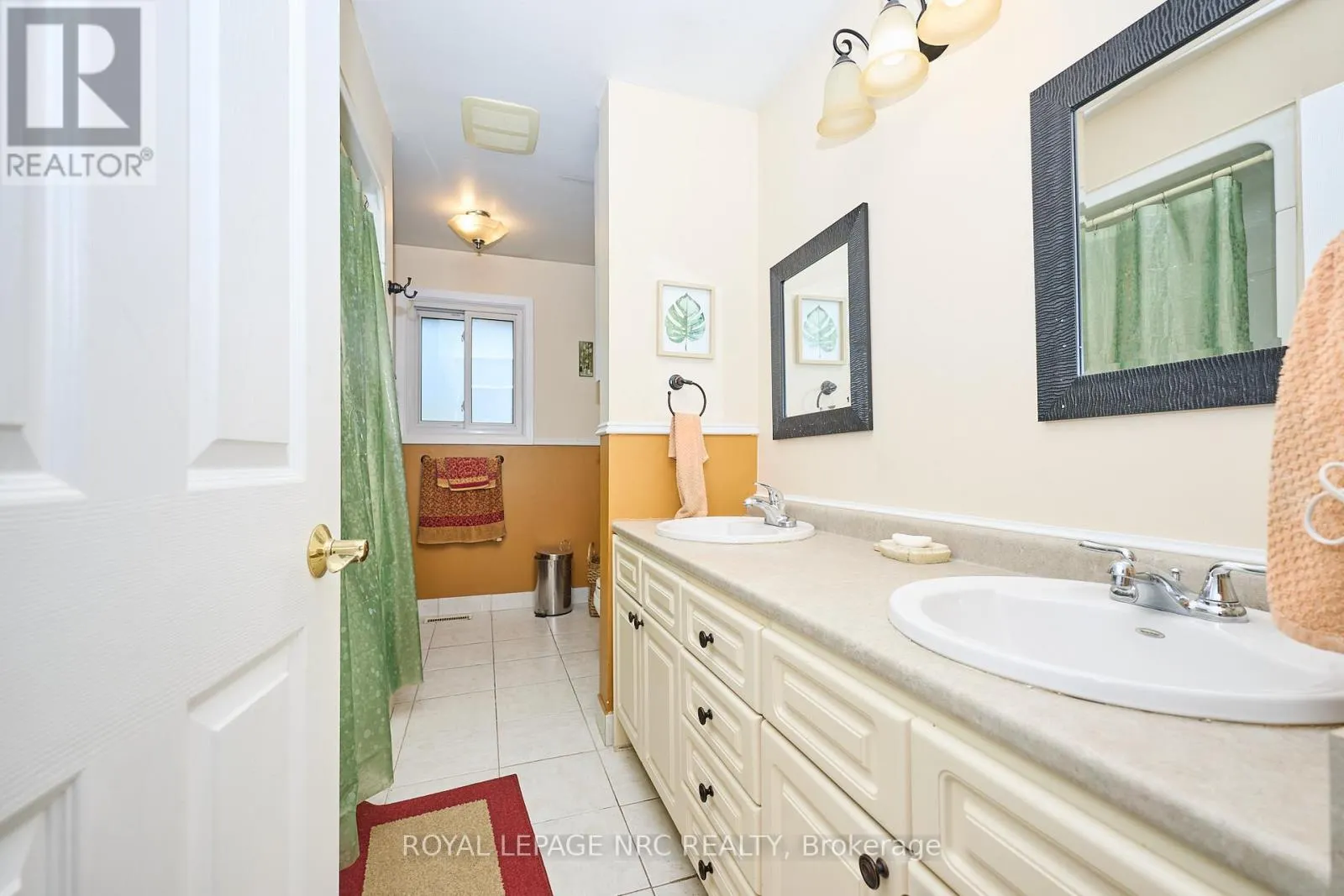 489 LAKESIDE ROAD