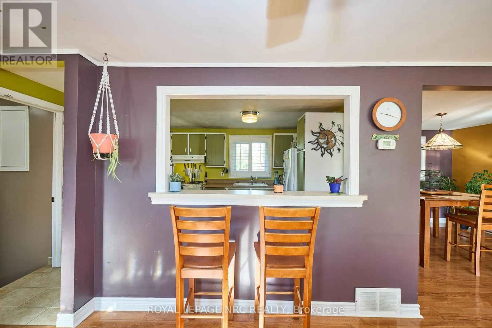 489 LAKESIDE ROAD