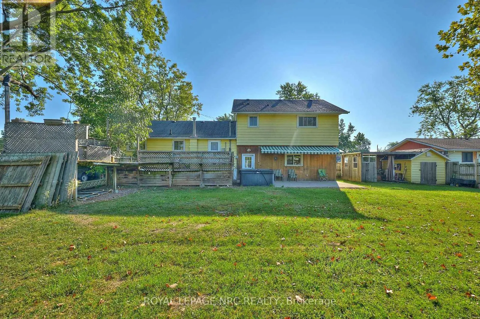 489 LAKESIDE ROAD
