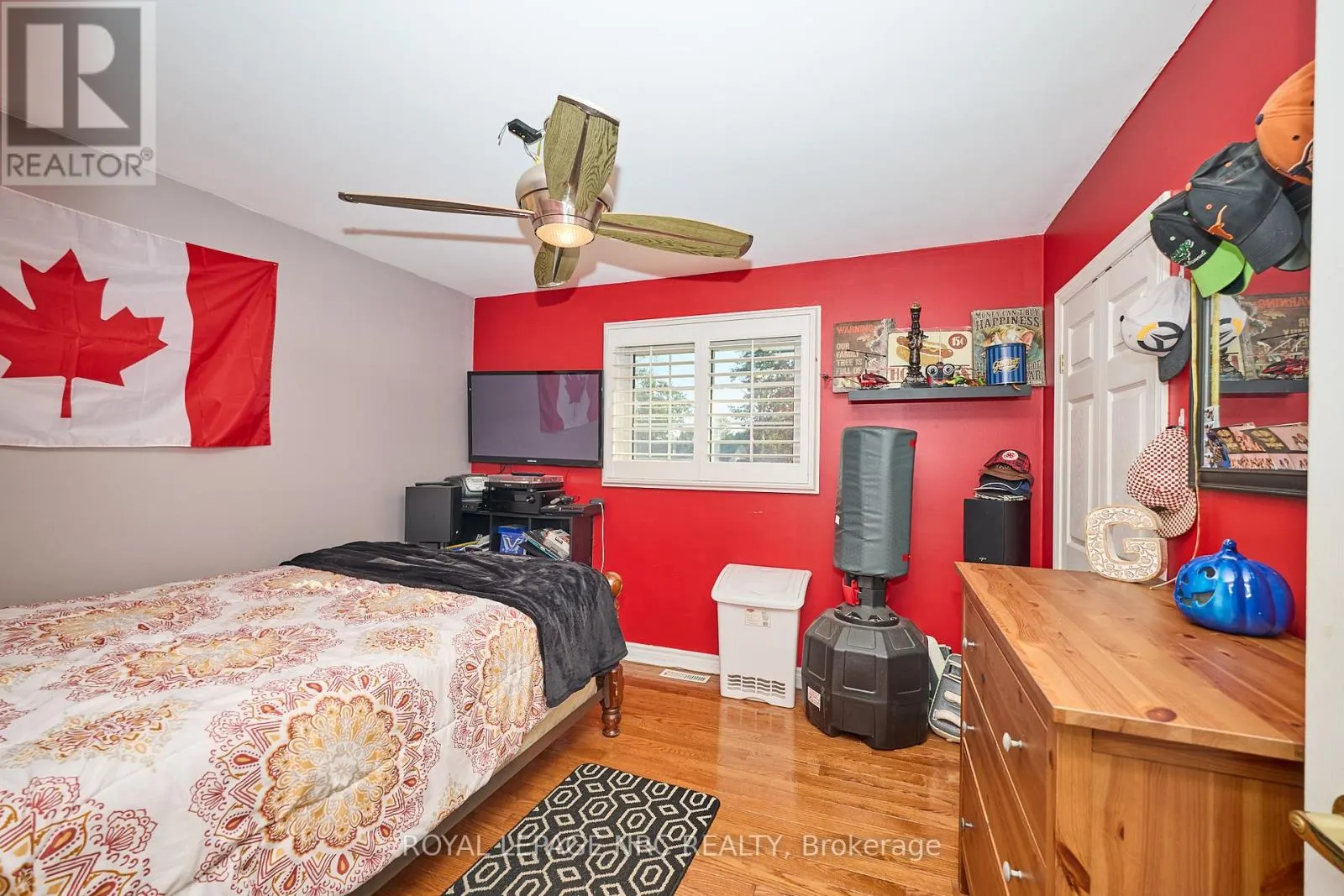 489 LAKESIDE ROAD