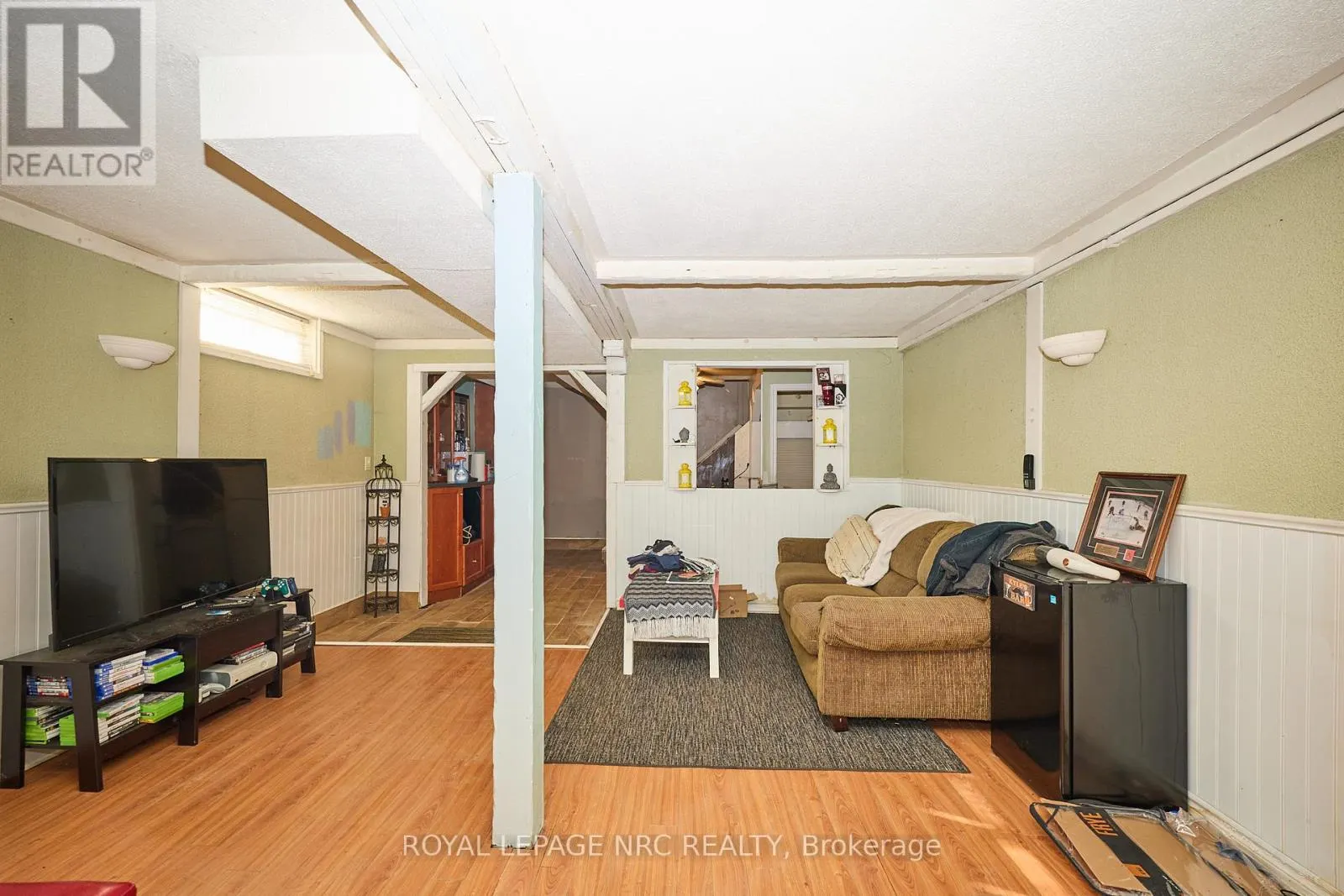 489 LAKESIDE ROAD