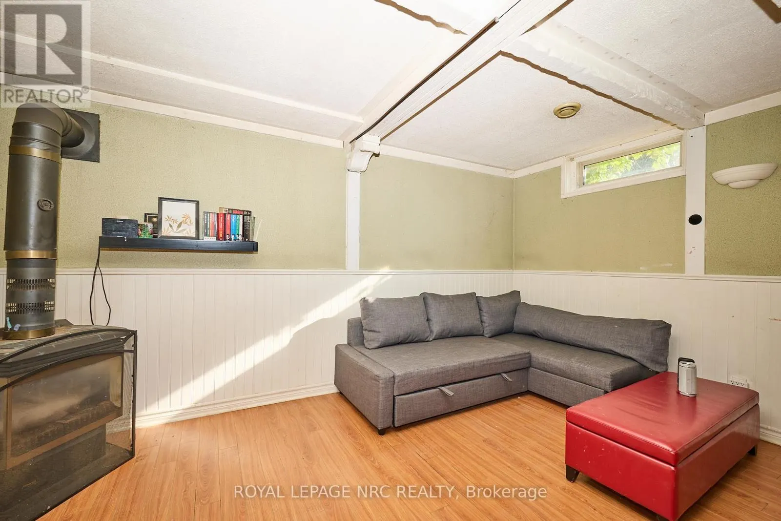 489 LAKESIDE ROAD