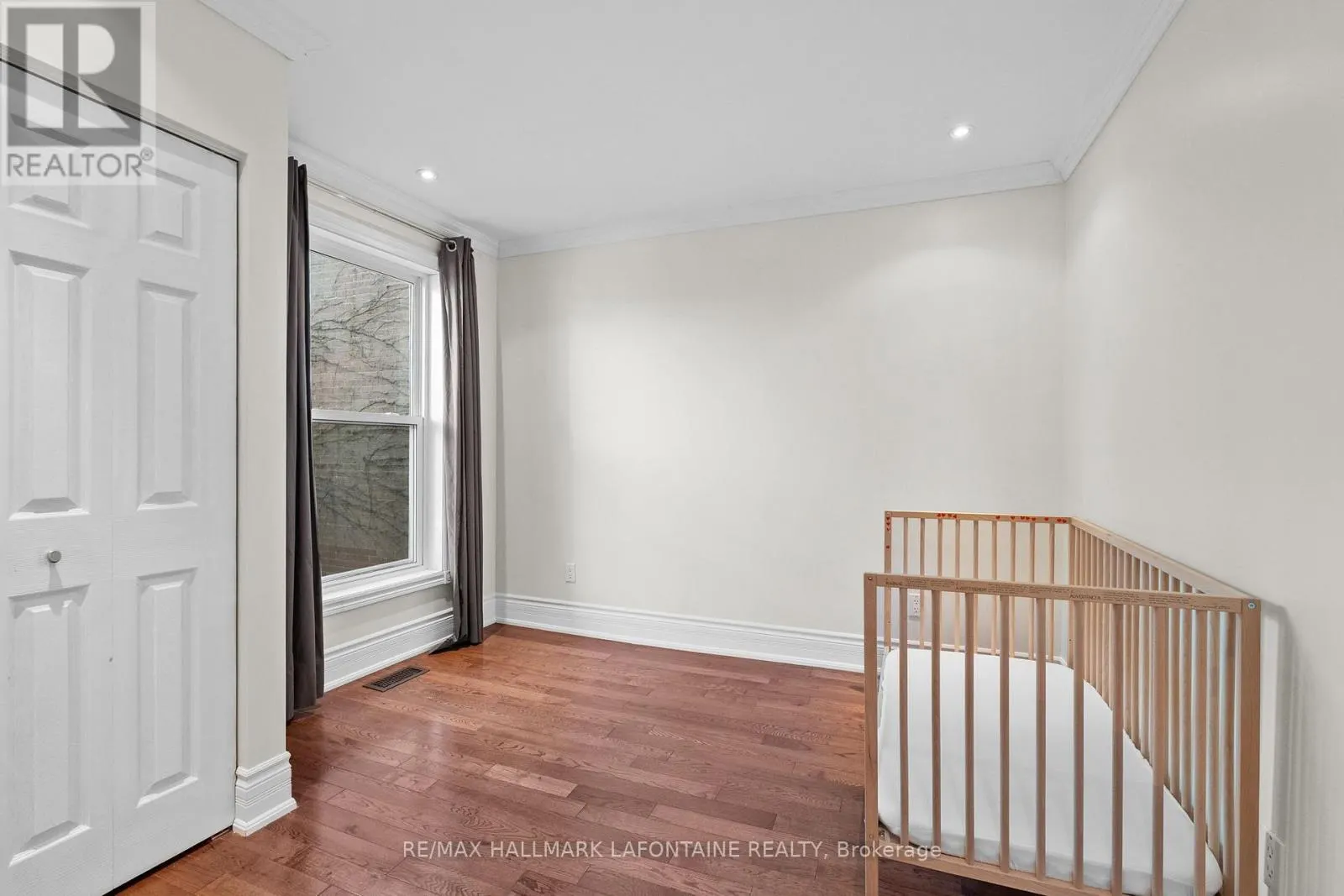 13 CATHCART SQUARE
