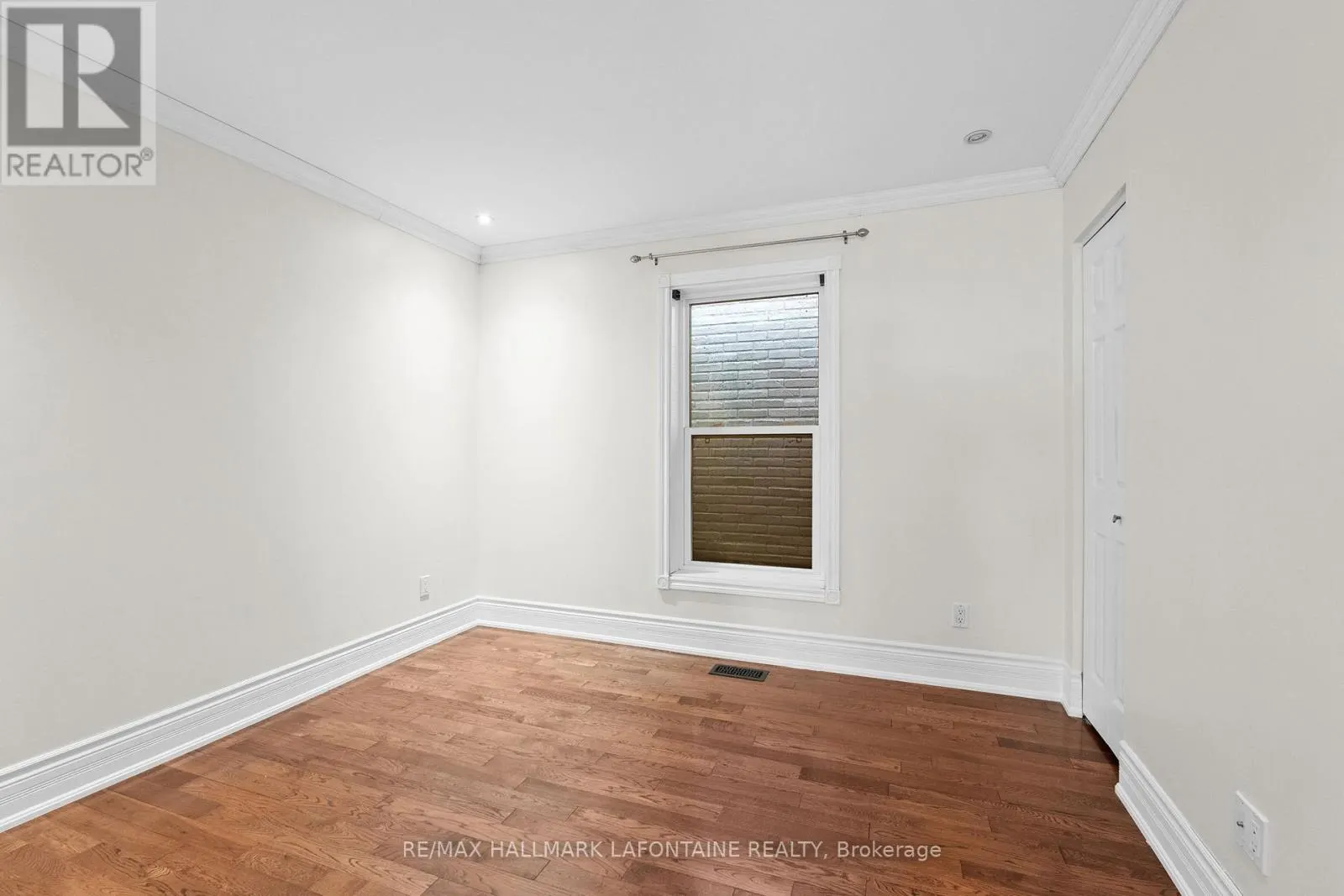 13 CATHCART SQUARE