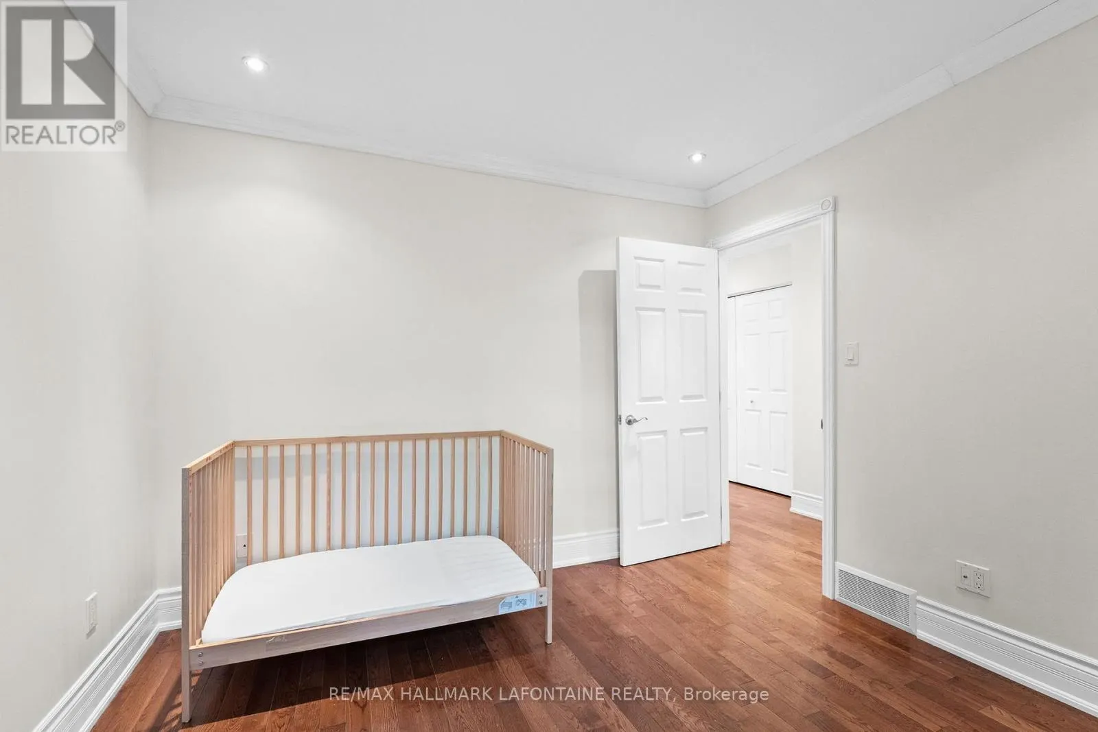 13 CATHCART SQUARE
