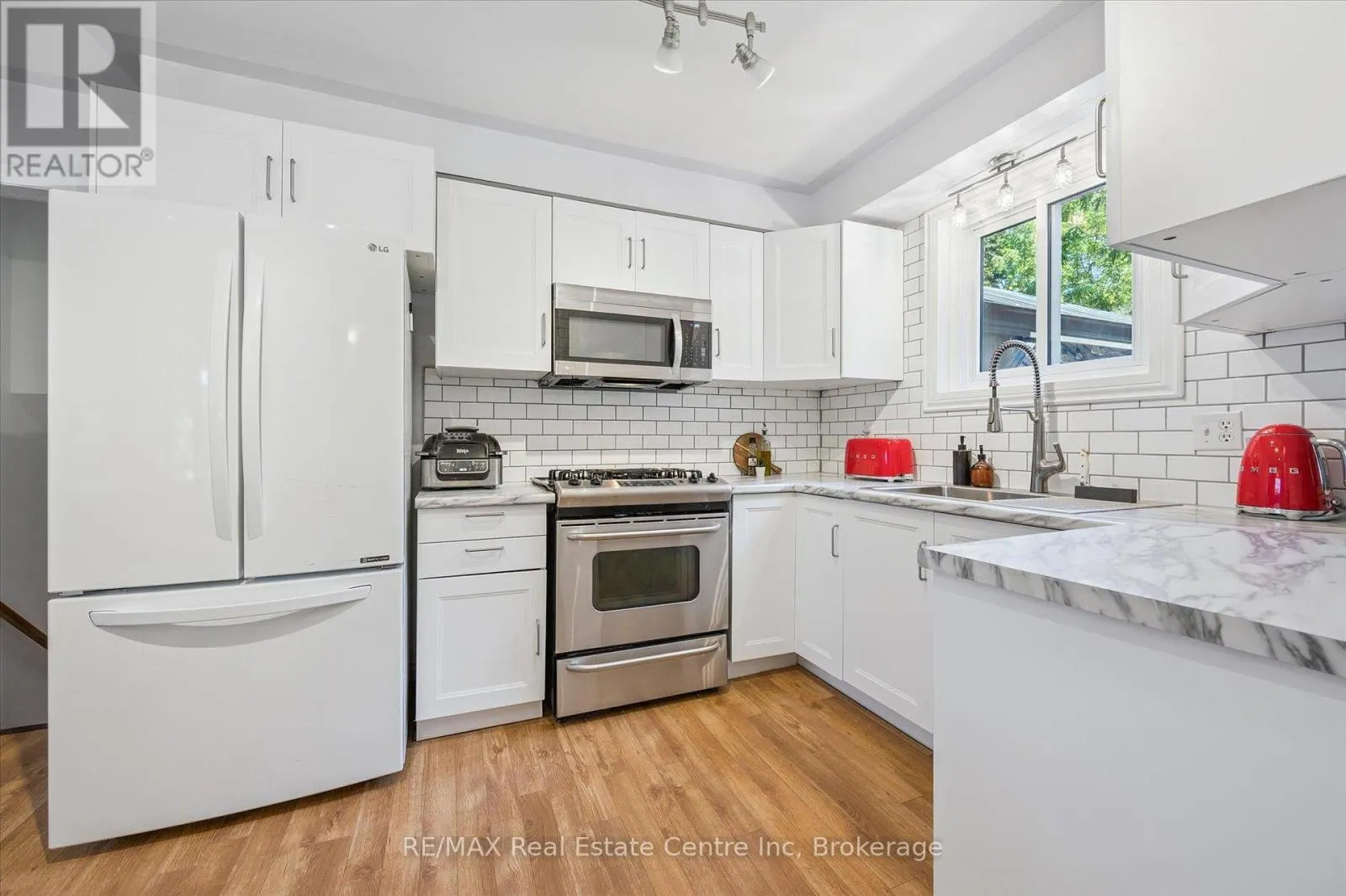 158 BARNICKE DRIVE