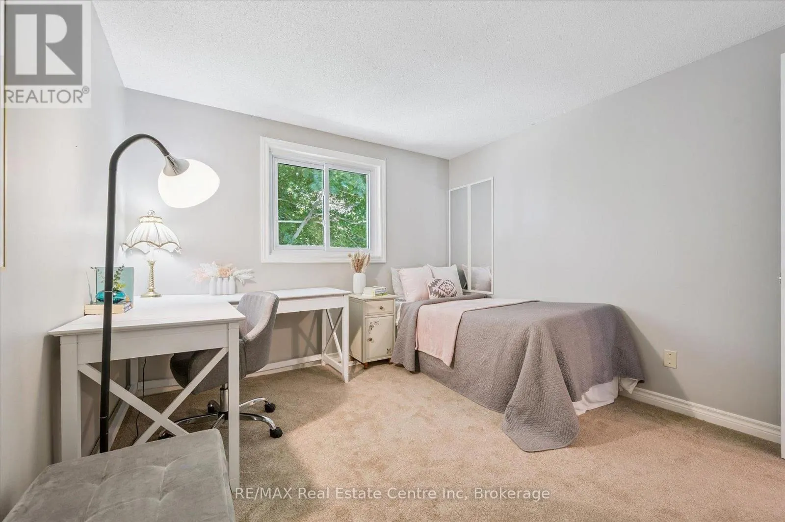 158 BARNICKE DRIVE