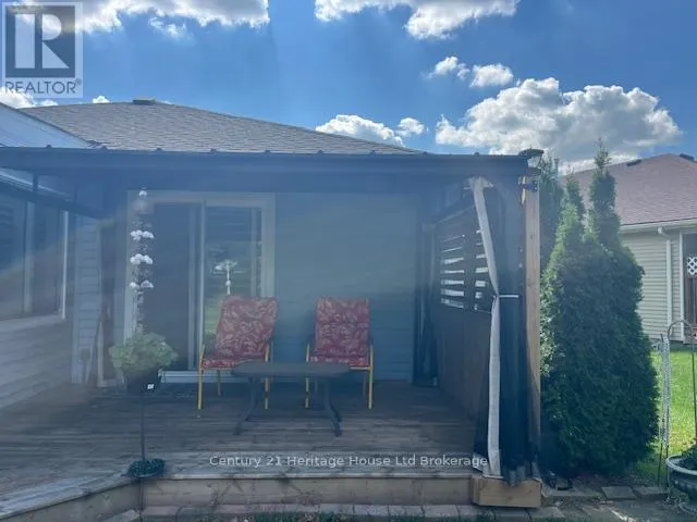 65 EDWIN CRESCENT