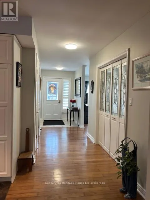 65 EDWIN CRESCENT