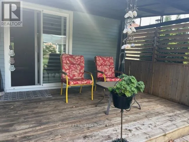 65 EDWIN CRESCENT