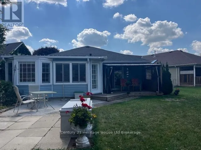 65 EDWIN CRESCENT