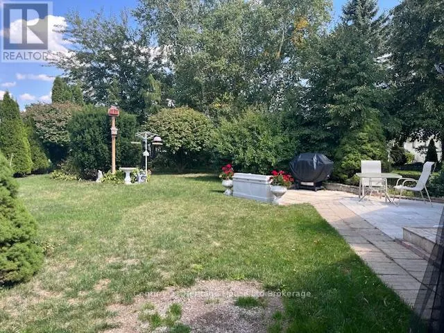 65 EDWIN CRESCENT