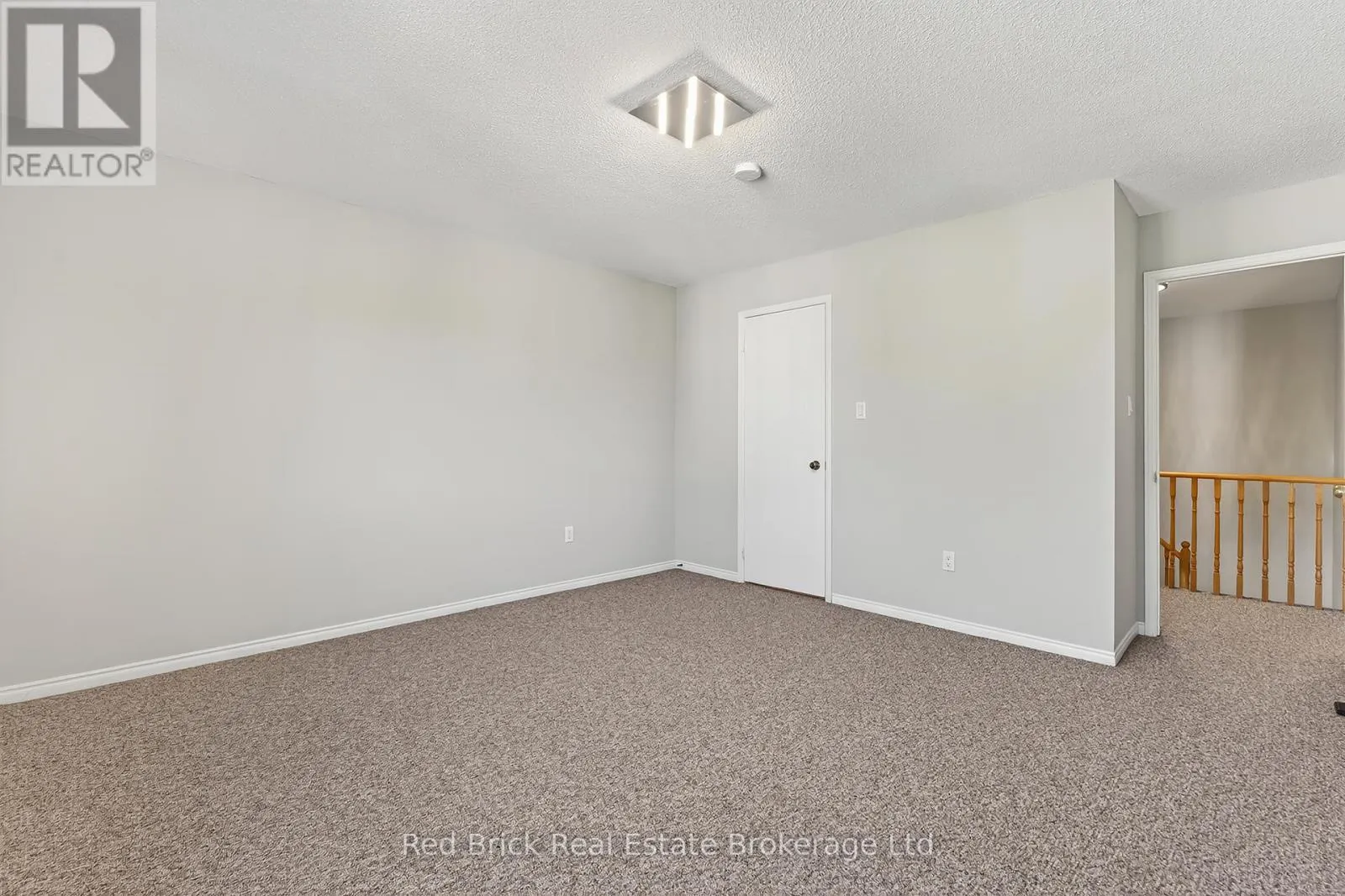 221 - 458 JANEFIELD AVENUE, #221