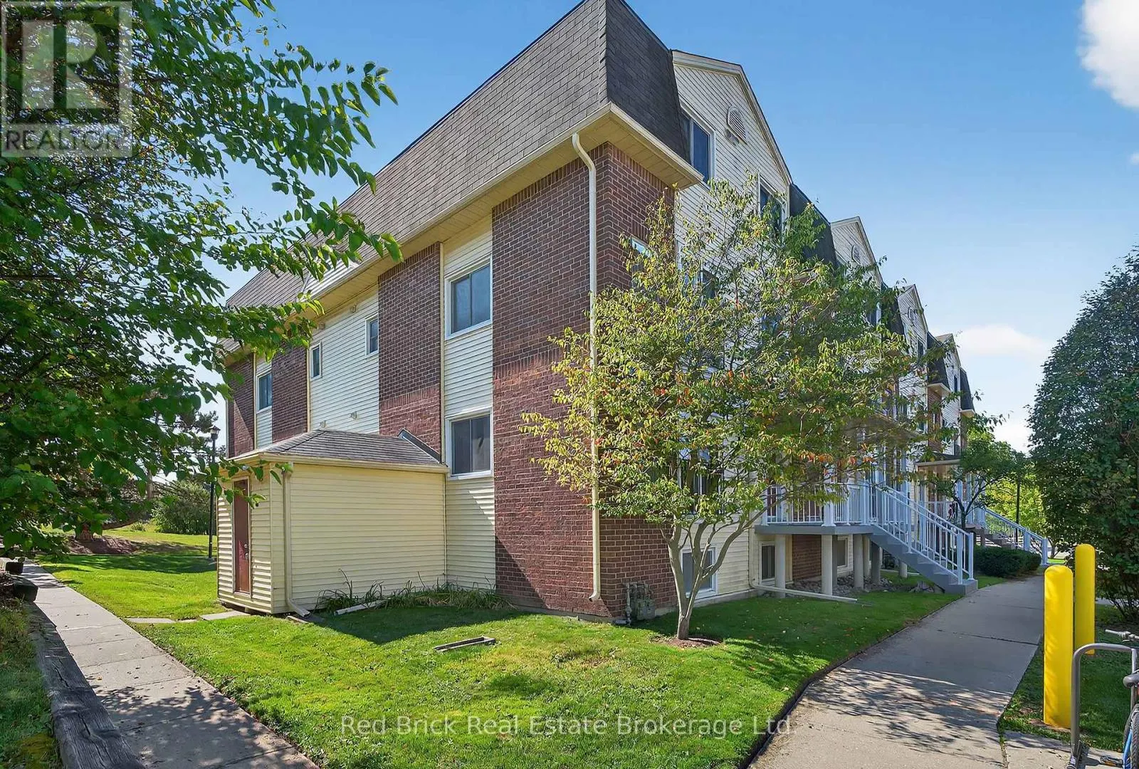 221 - 458 JANEFIELD AVENUE, #221