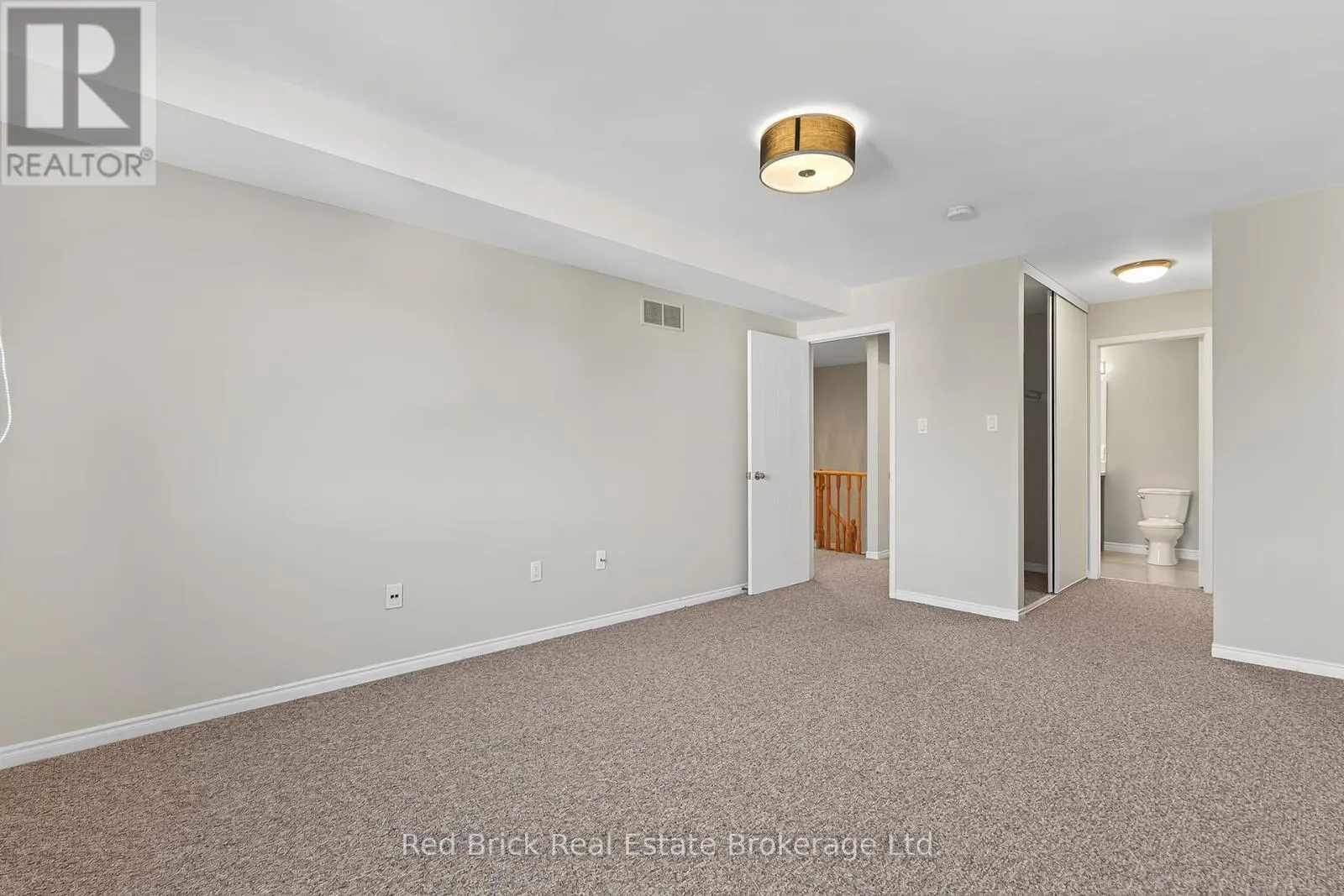 221 - 458 JANEFIELD AVENUE, #221