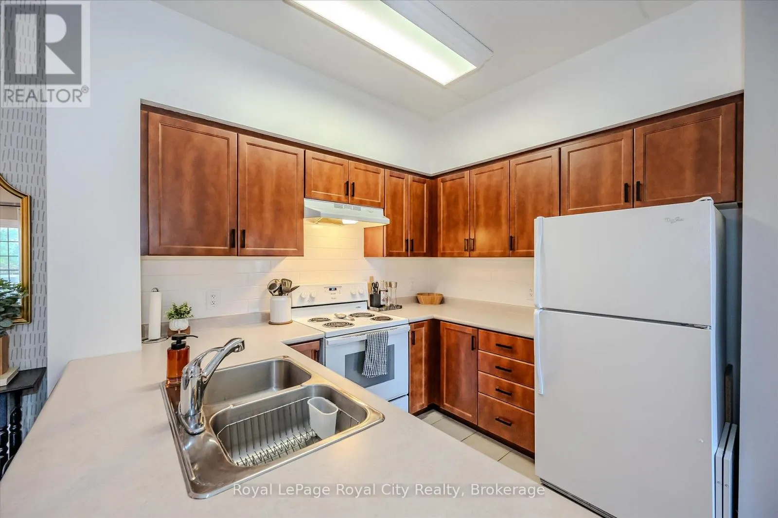 123 - 1077 GORDON STREET, #123
