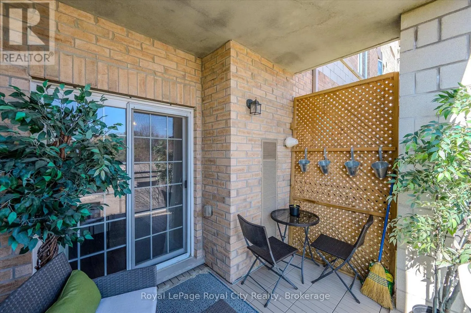 123 - 1077 GORDON STREET, #123