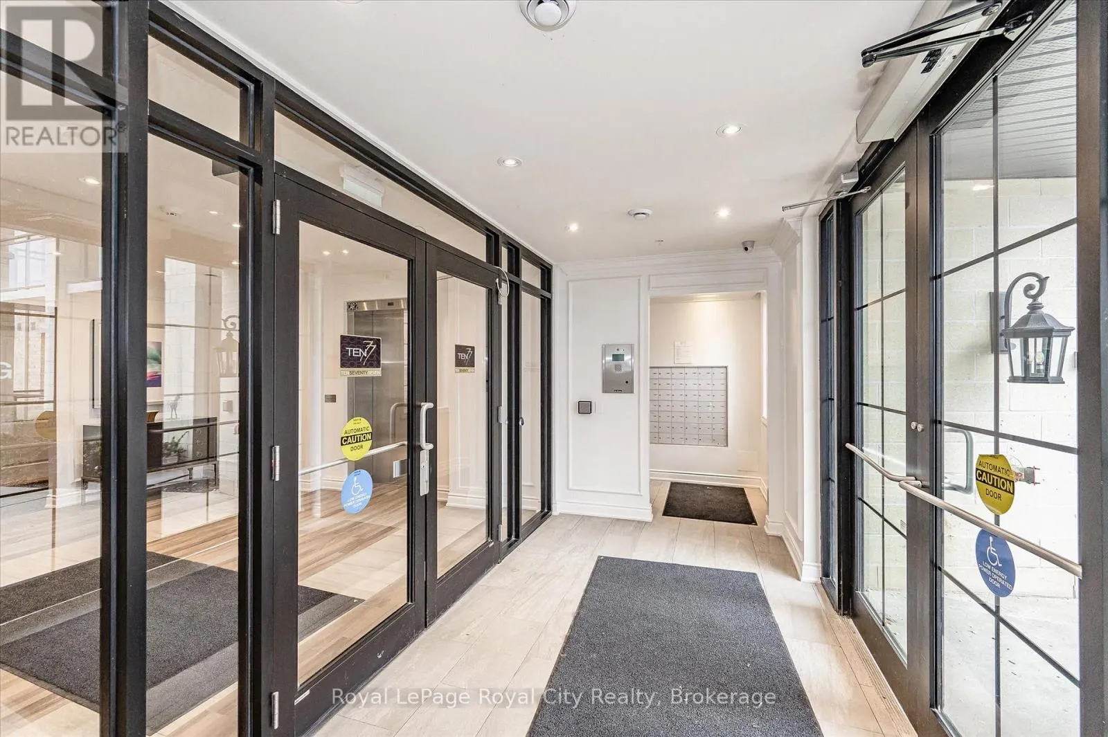123 - 1077 GORDON STREET, #123