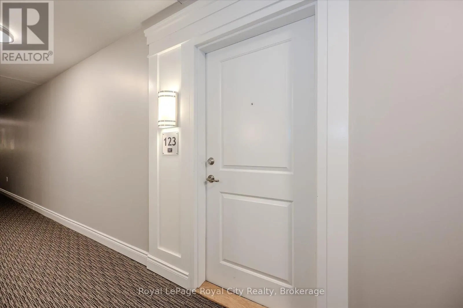 123 - 1077 GORDON STREET, #123