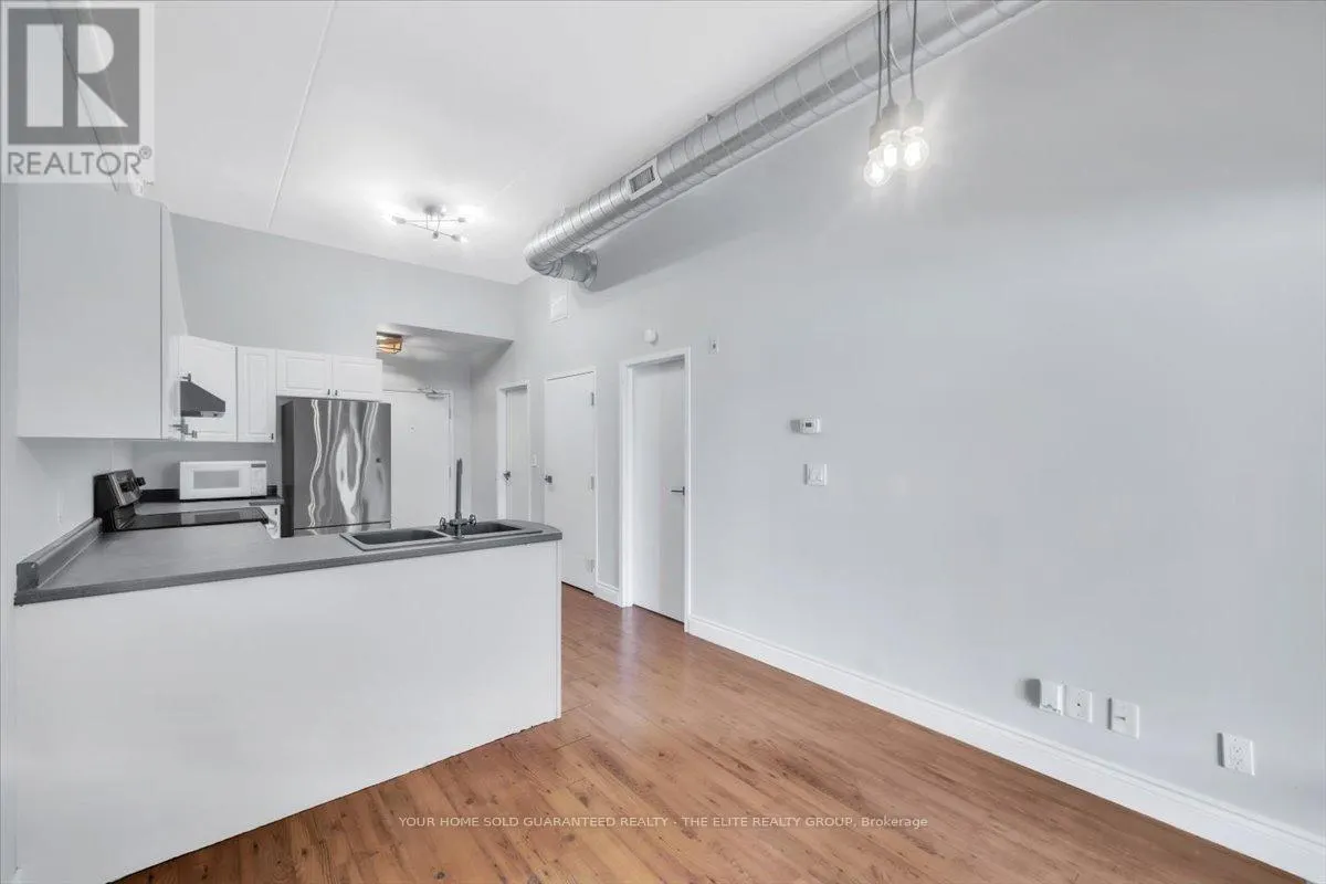 302 - 150 COLBORNE STREET
