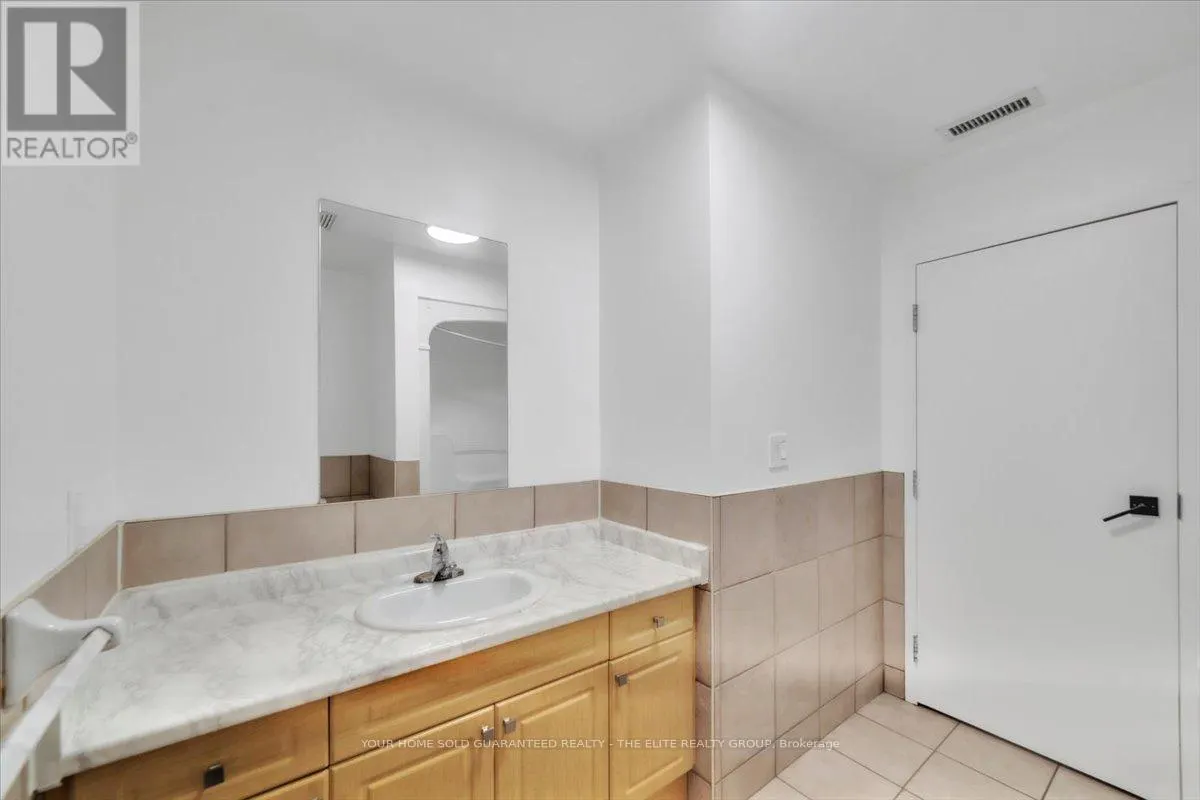 302 - 150 COLBORNE STREET
