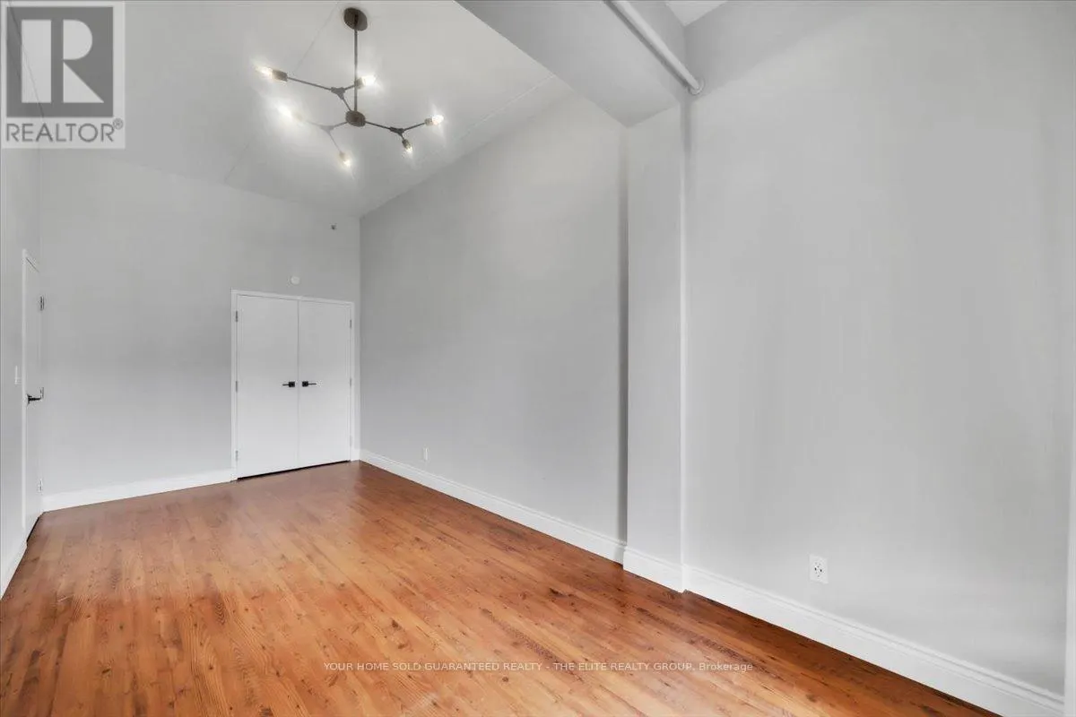 302 - 150 COLBORNE STREET