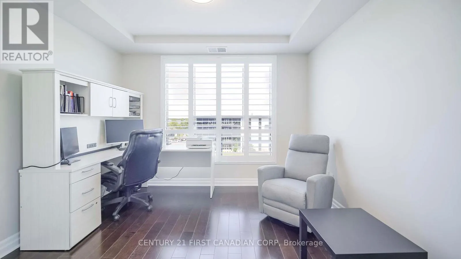 504 - 240 VILLAGEWALK BOULEVARD, #504