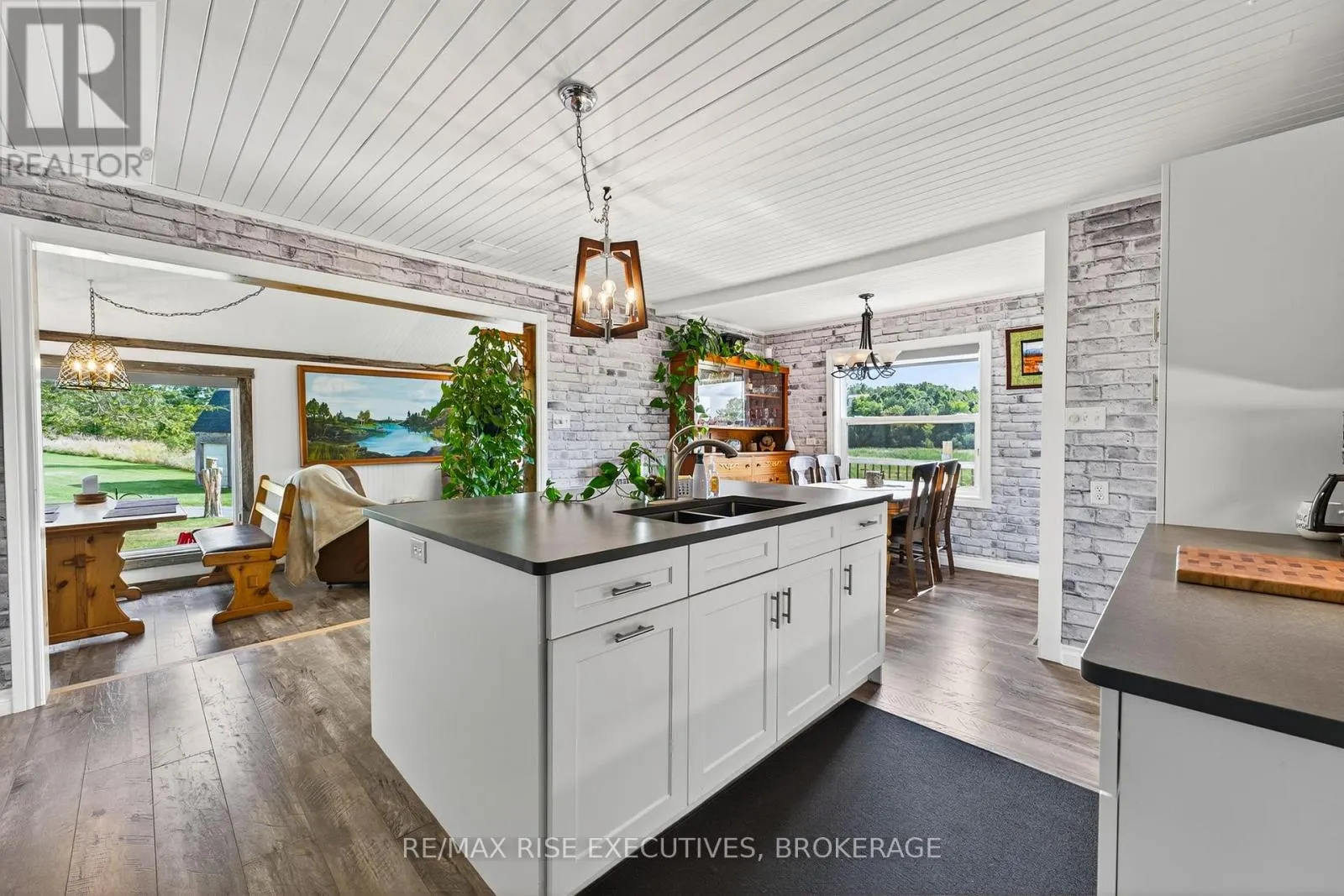 4121 GRAHAM ROAD