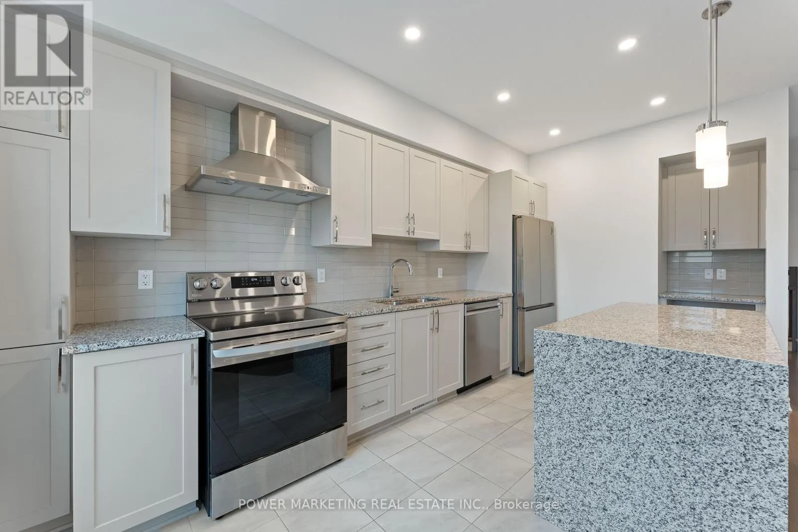 875 COULOIR ROAD