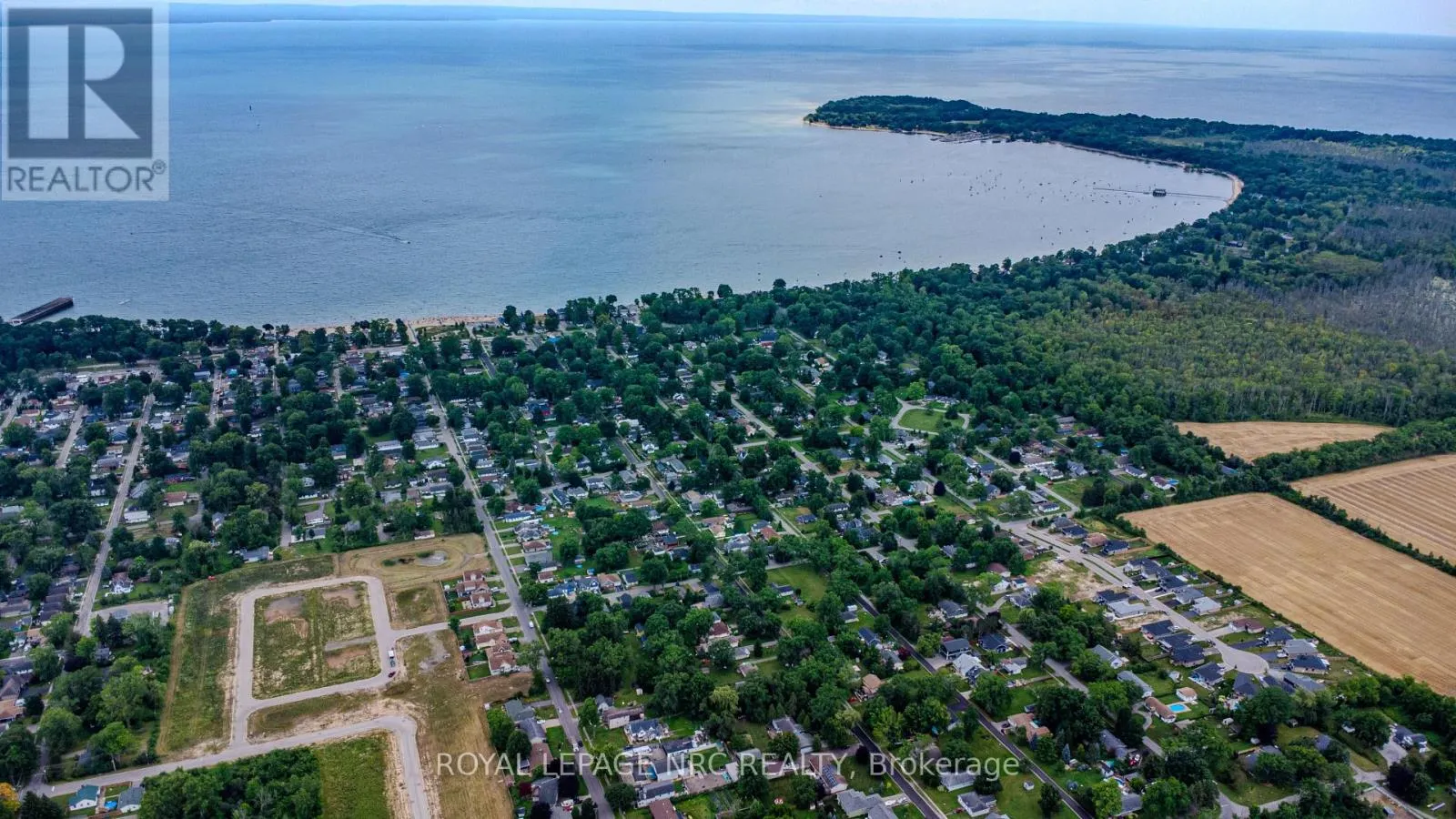 63 BEACHWALK CRESCENT