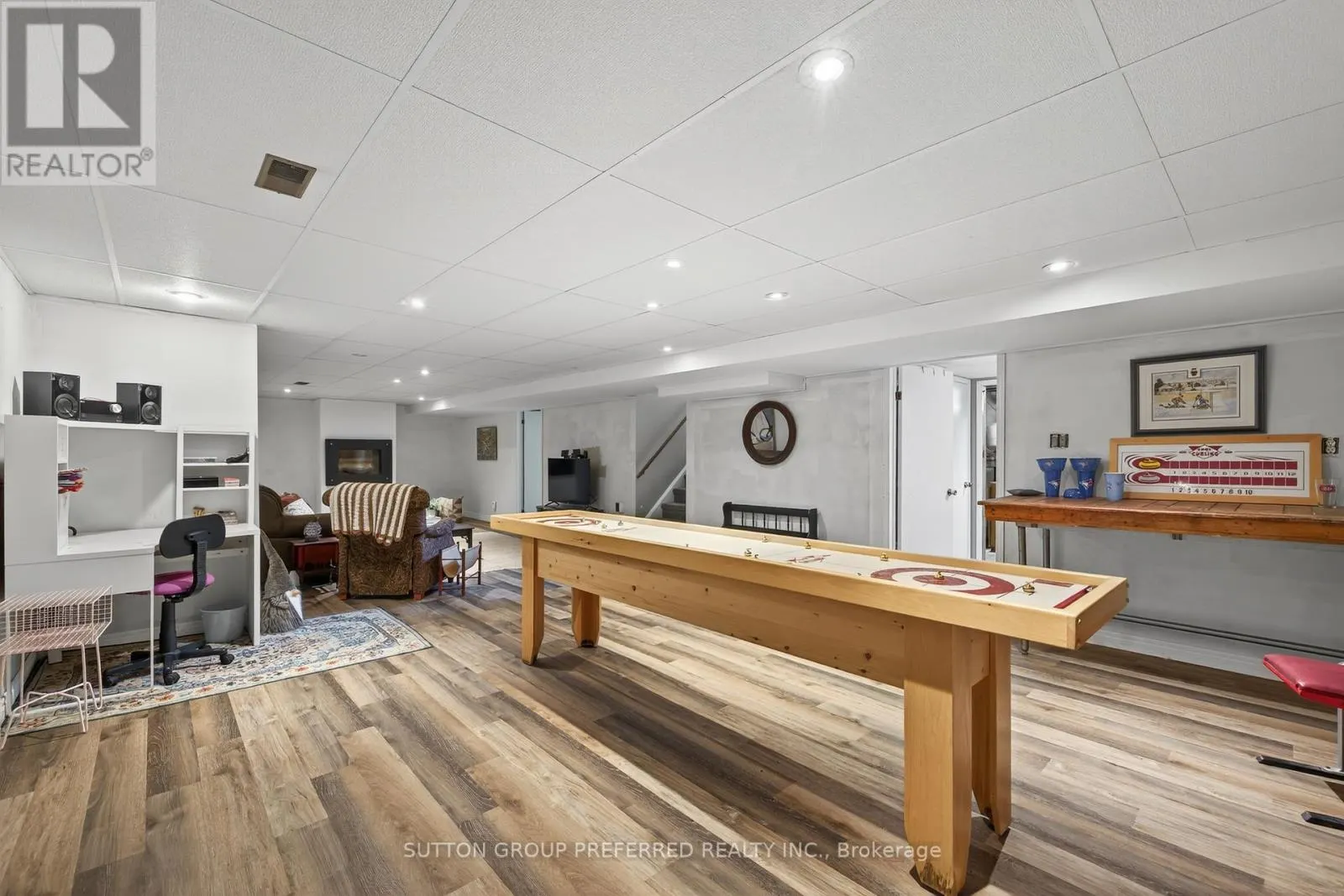 17 CLEAR VALLEY ROAD