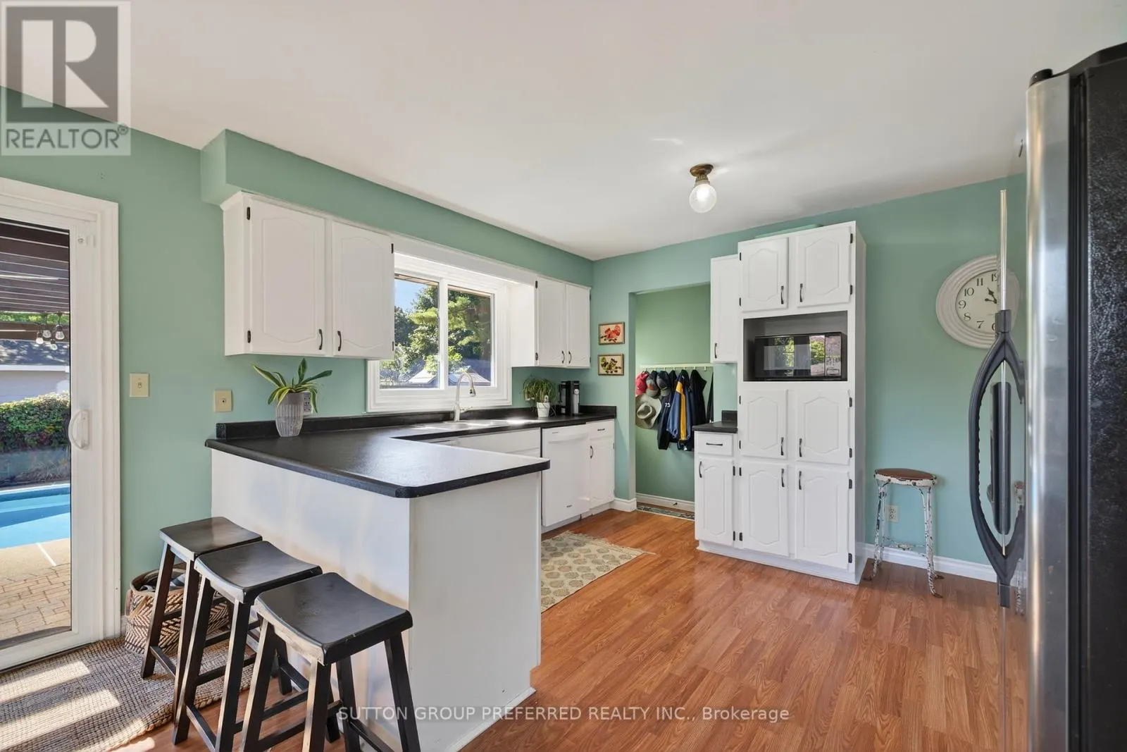 17 CLEAR VALLEY ROAD
