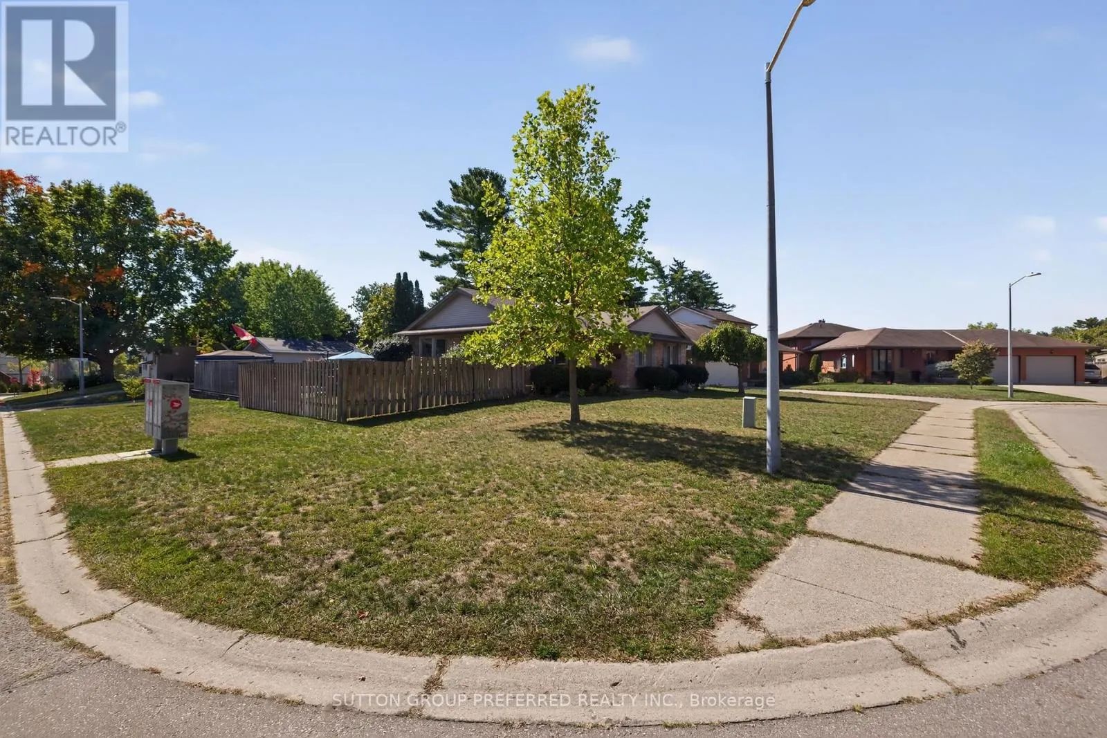 17 CLEAR VALLEY ROAD