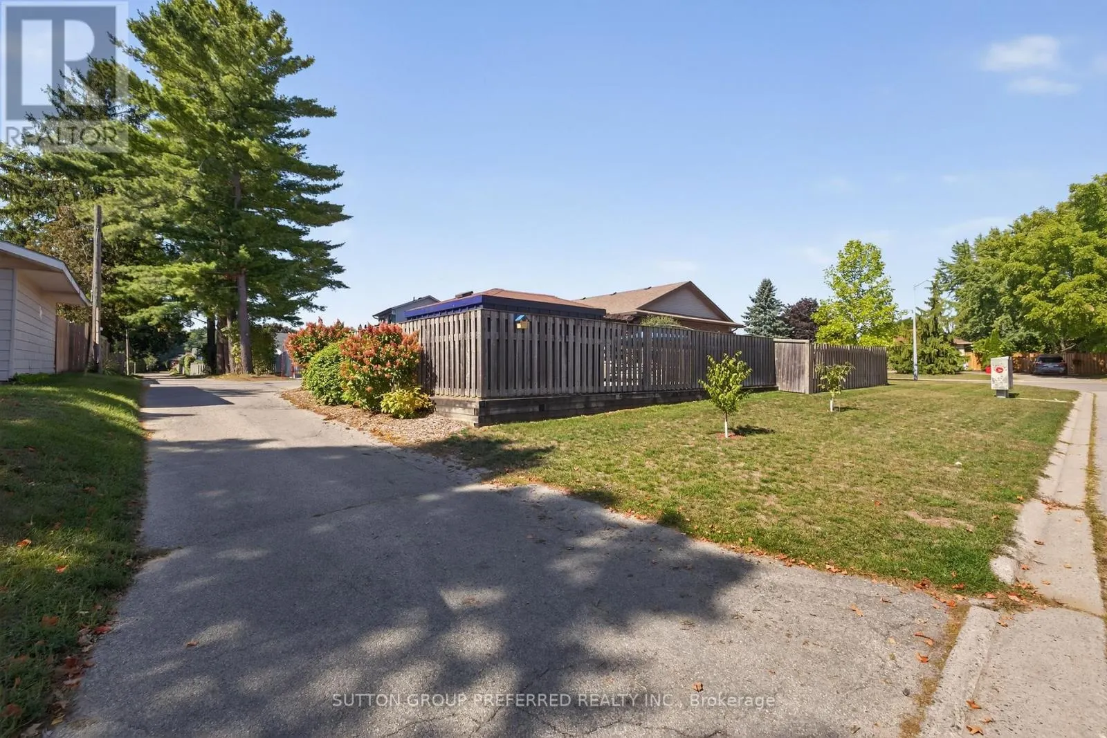 17 CLEAR VALLEY ROAD