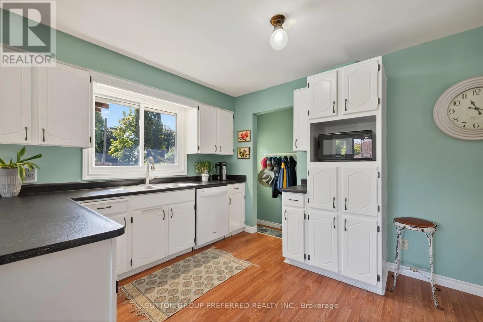 17 CLEAR VALLEY ROAD