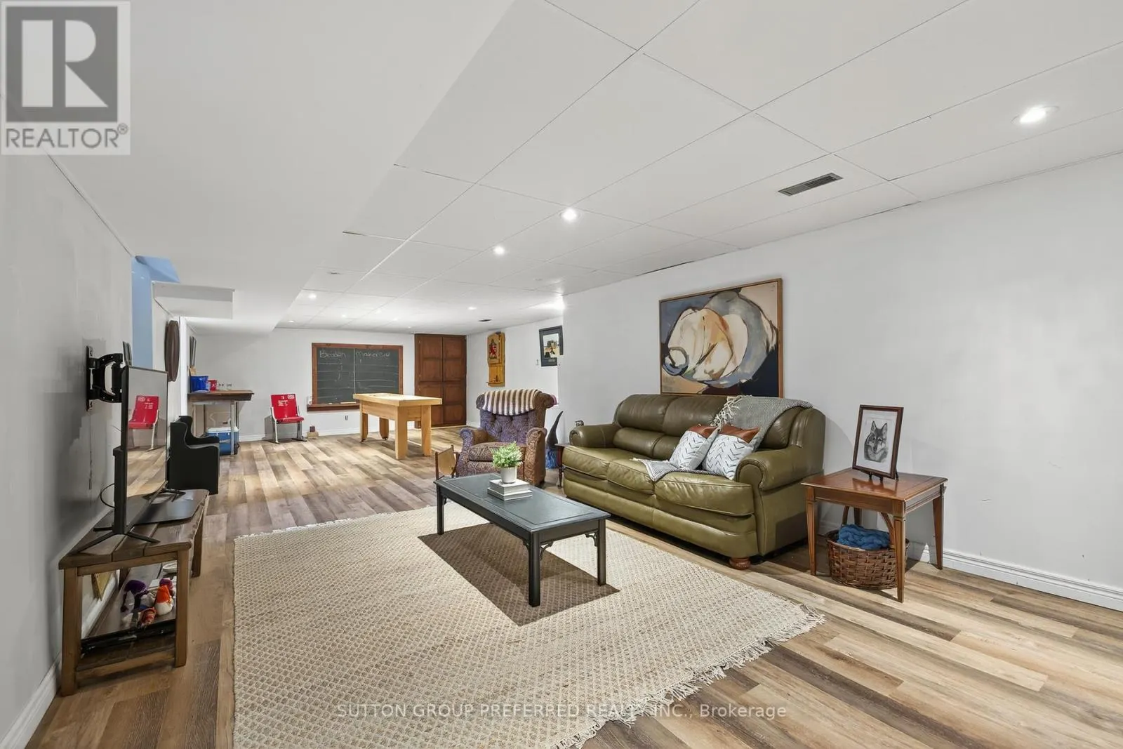 17 CLEAR VALLEY ROAD