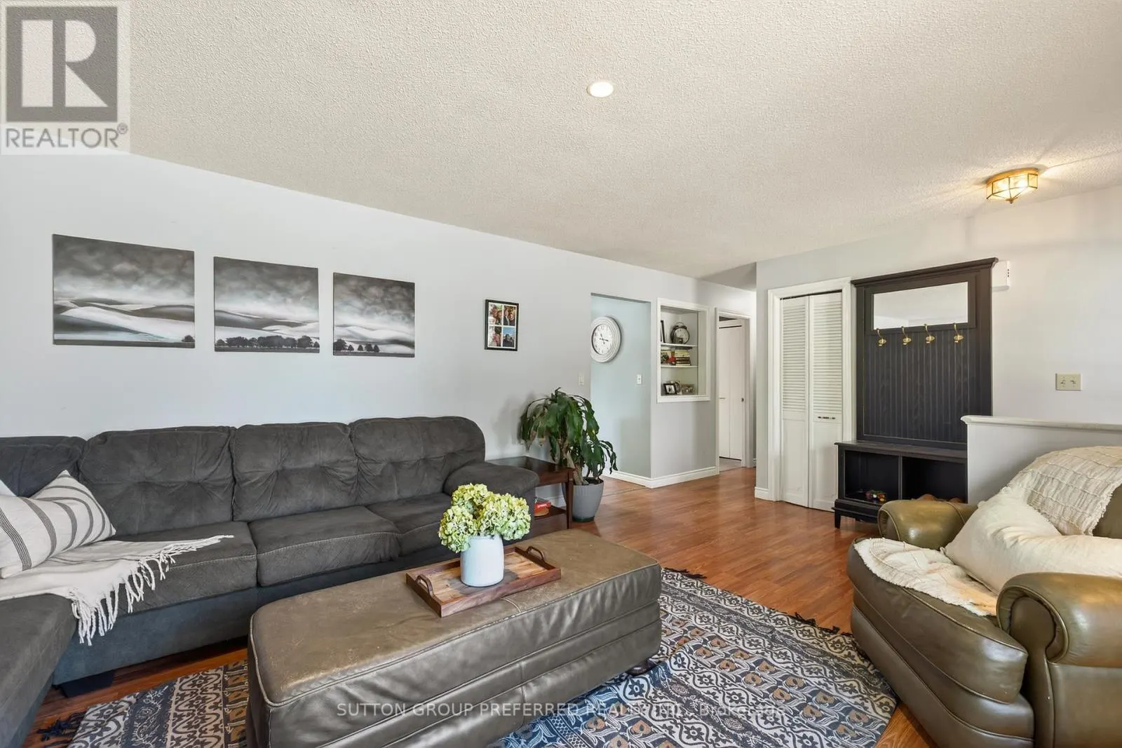 17 CLEAR VALLEY ROAD
