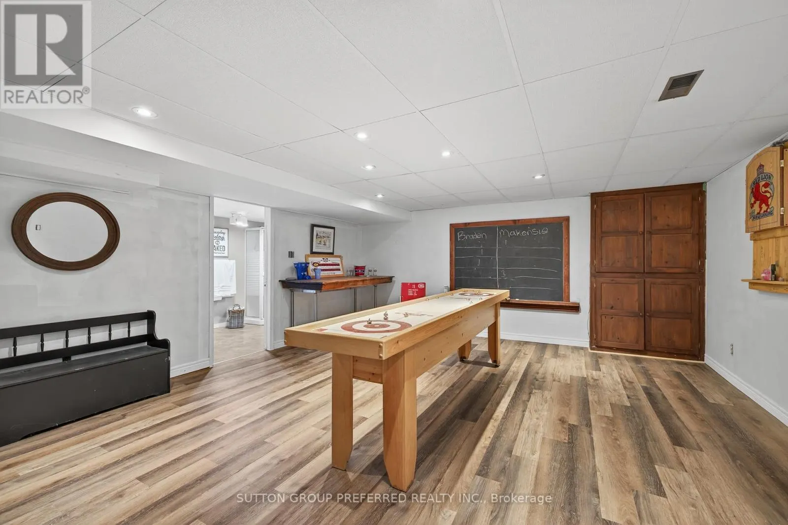 17 CLEAR VALLEY ROAD