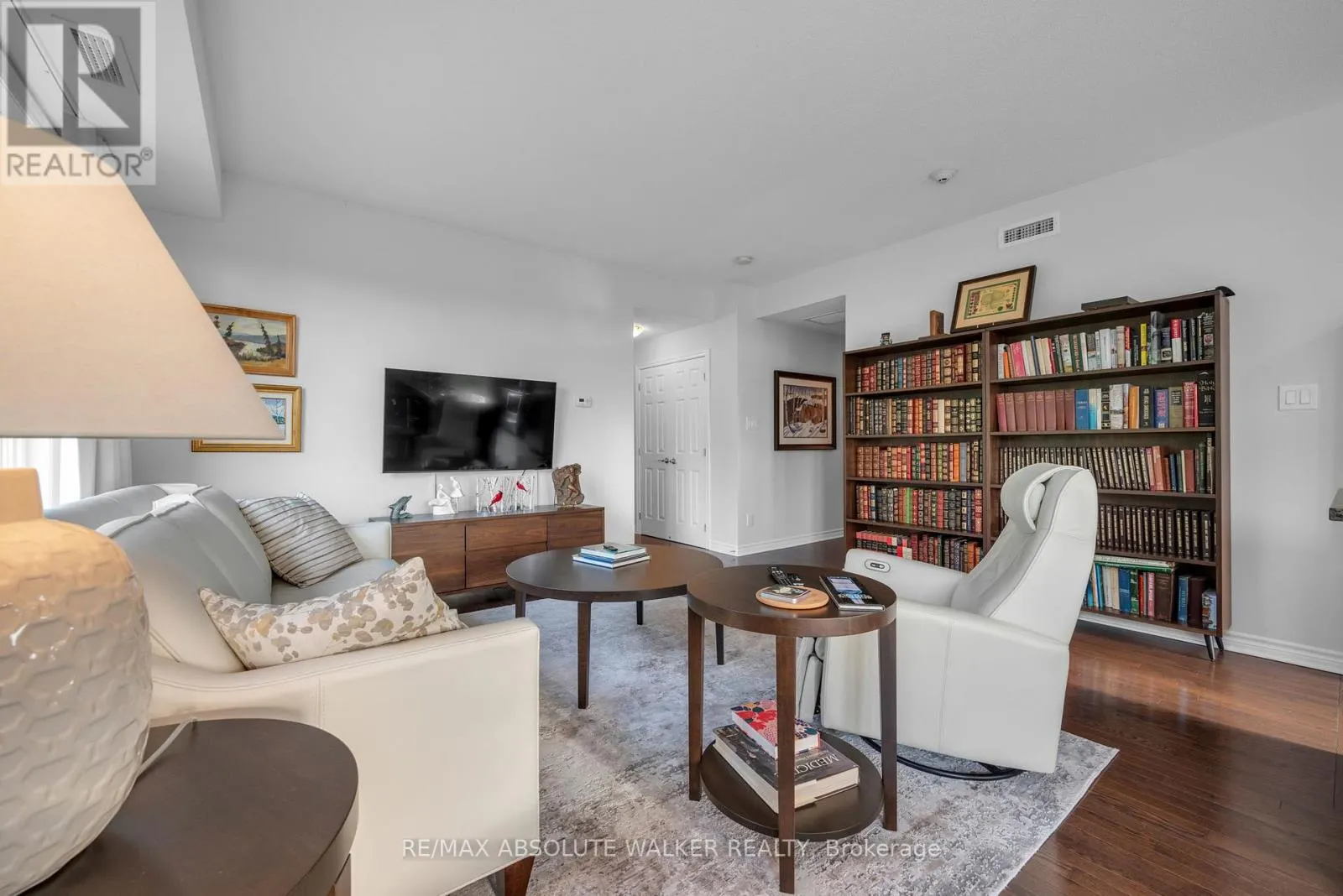301 - 54 MAGNOLIA WAY