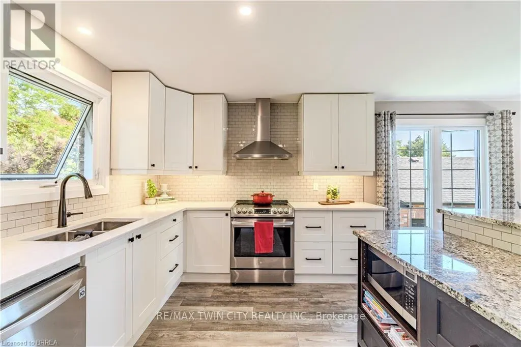 4 MACBRIDE COURT