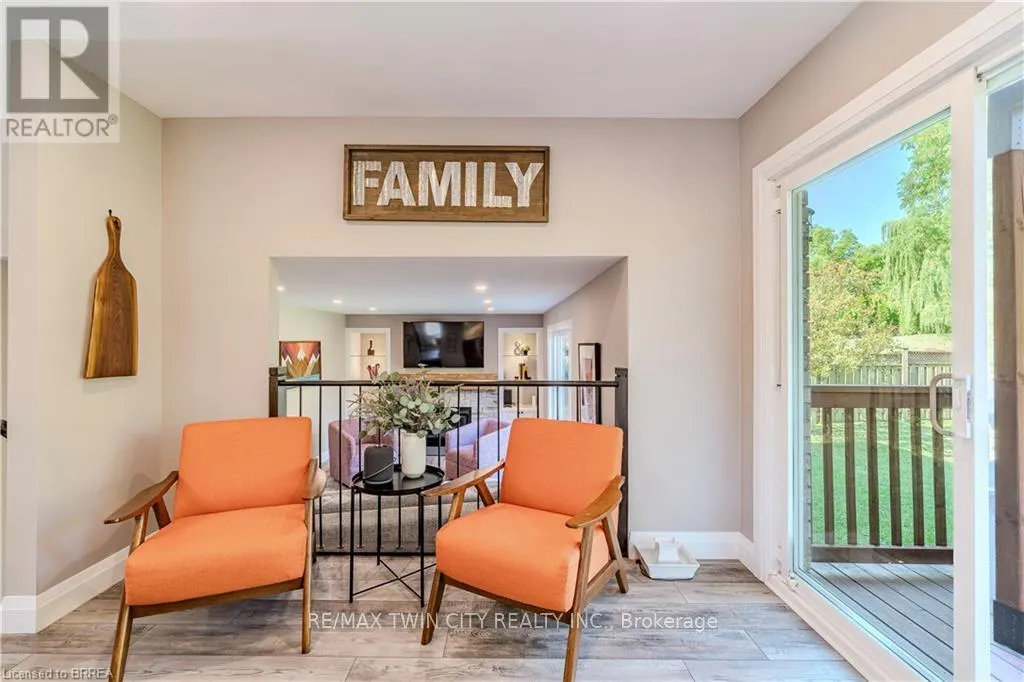 4 MACBRIDE COURT
