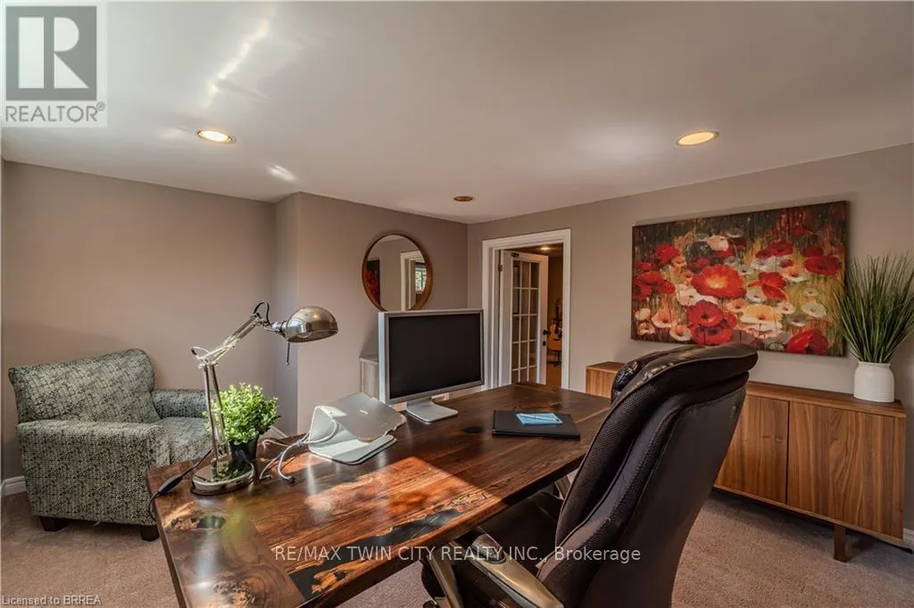 4 MACBRIDE COURT