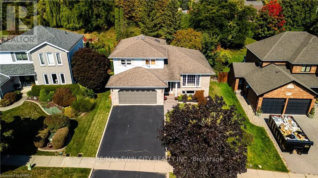 4 MACBRIDE COURT
