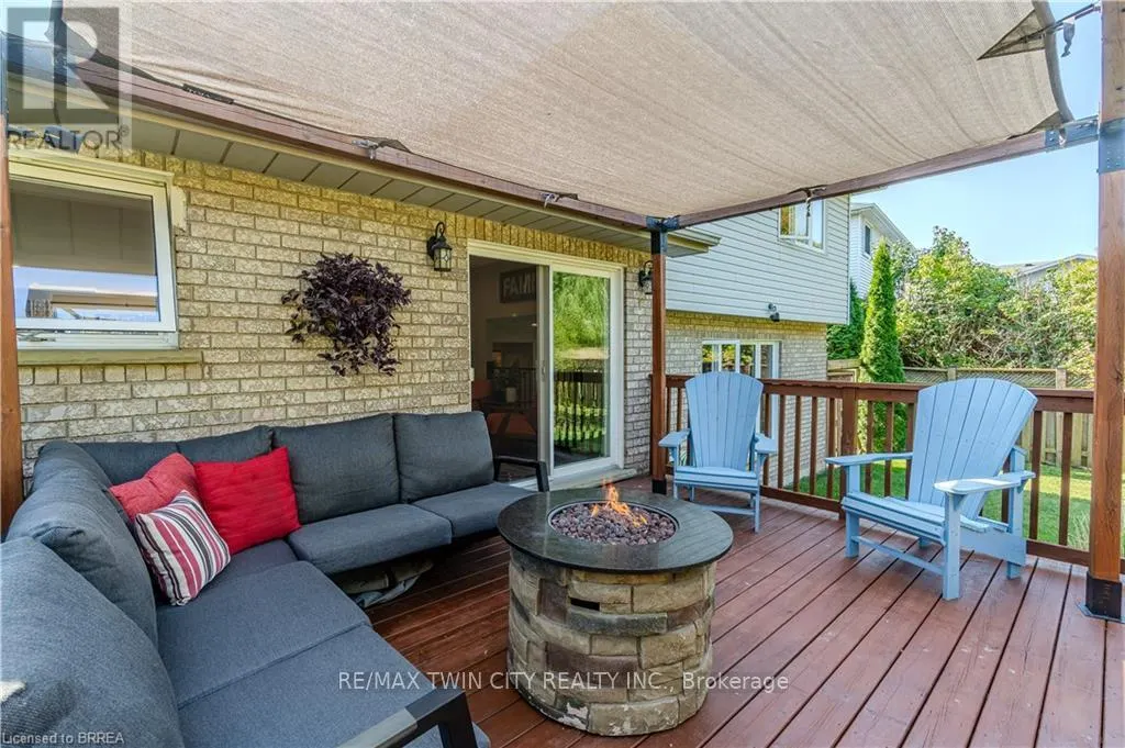 4 MACBRIDE COURT