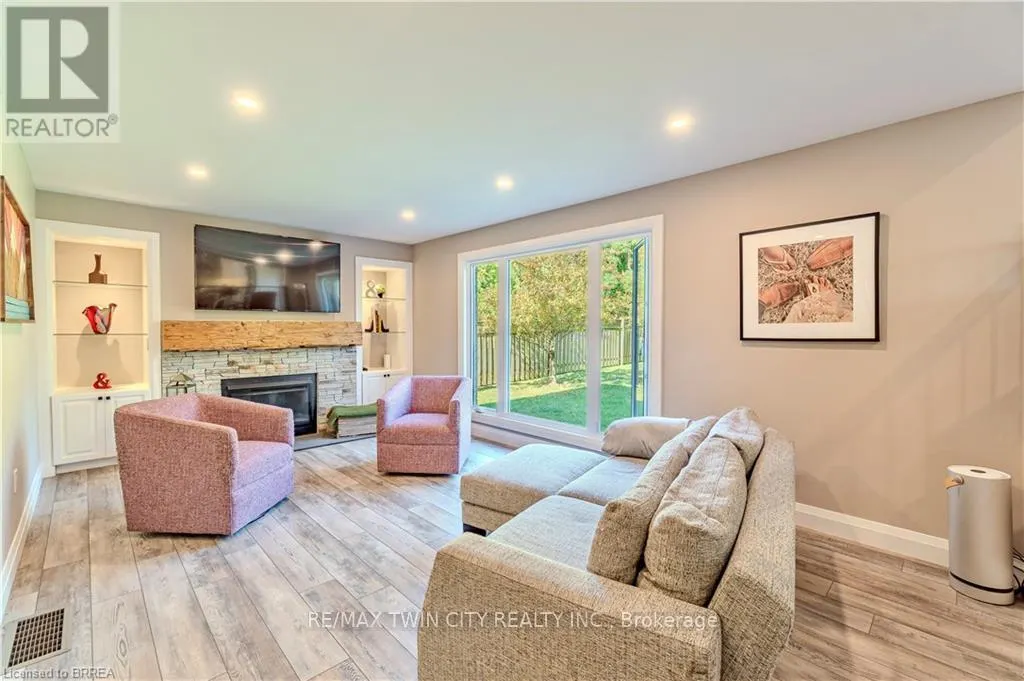 4 MACBRIDE COURT