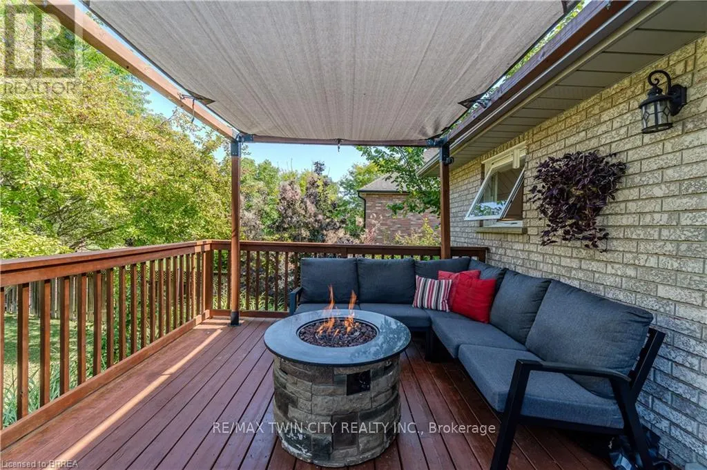 4 MACBRIDE COURT