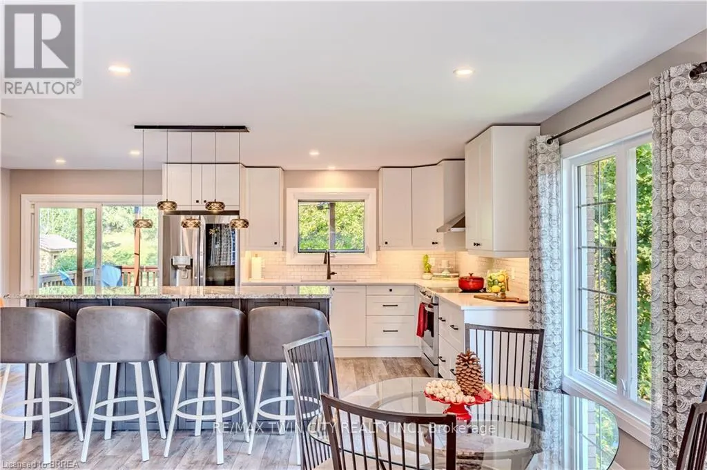 4 MACBRIDE COURT