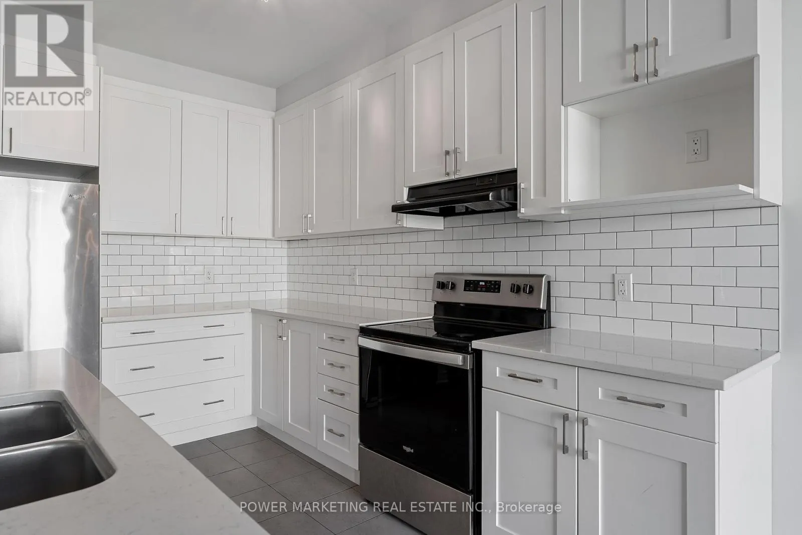 527 CATLEAF ROW
