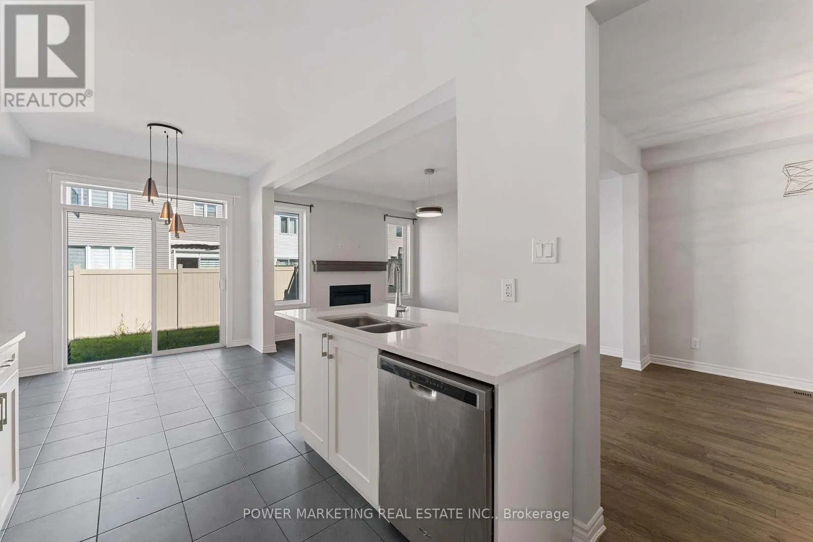 527 CATLEAF ROW